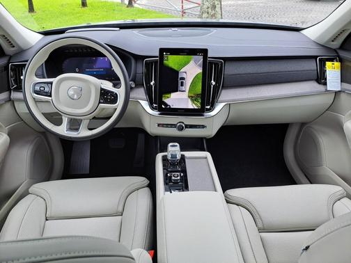 2026 Volvo XC90 B6 Ultra 6-Seater