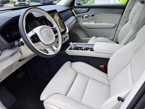 2026 Volvo XC90 B6 Ultra 6-Seater