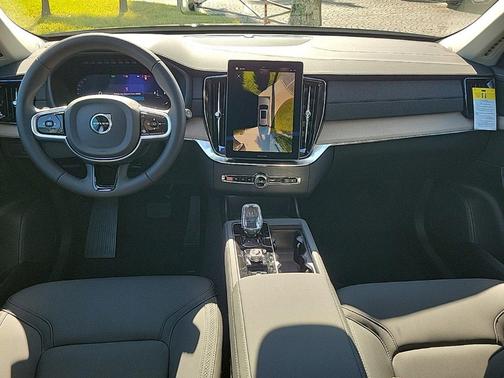 2026 Volvo XC90 B5 Plus 7-Seater