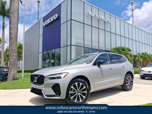 Silver 2024 Volvo XC60 B5 Core