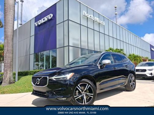 Onyx Black Metallic 2019 Volvo XC60 T5 R-Design