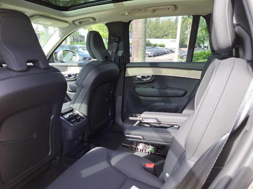 2026 Volvo XC90 B5 Plus 6-Seater