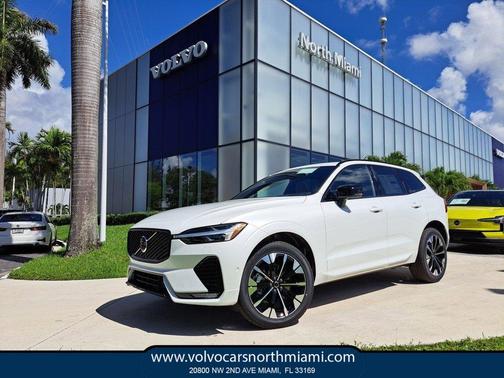 2026 Volvo XC60 PLUS