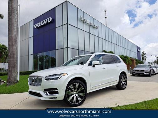2025 Volvo XC90 B5 Plus