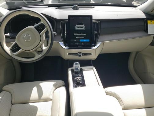 2025 Volvo XC90 Plug-In Hybrid T8 Ultra 6-Seater