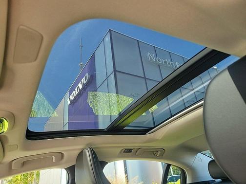 2022 Volvo S60 B5 Momentum