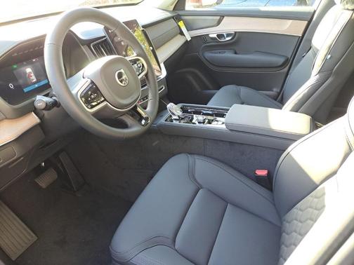 2026 Volvo XC90 B5 Plus 7-Seater