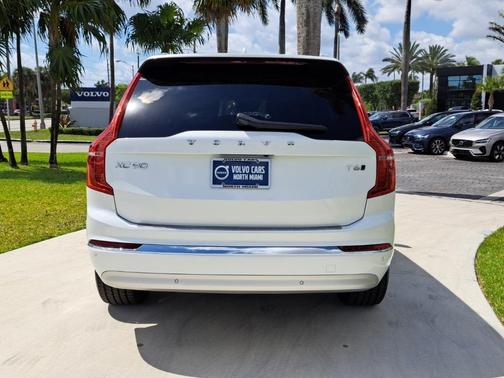 2022 Volvo XC90 T6 Inscription 6 Passenger