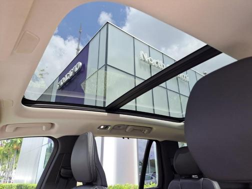 2022 Volvo XC90 T6 Inscription 6 Passenger