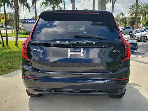 2026 Volvo XC90 B6 Ultra Dark Theme 7-Seater
