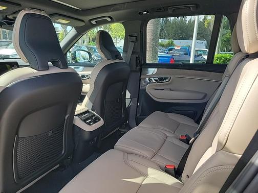 2026 Volvo XC90 B6 Ultra Dark Theme 7-Seater