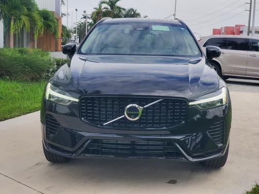 2025 Volvo XC60 Plug-In Hybrid T8 Core