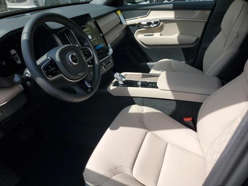 2025 Volvo XC90 Plug-In Hybrid T8 Core 7-Seater