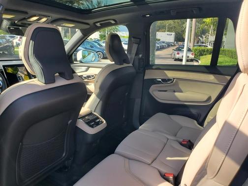 2025 Volvo XC90 B6 Plus 6-Seater