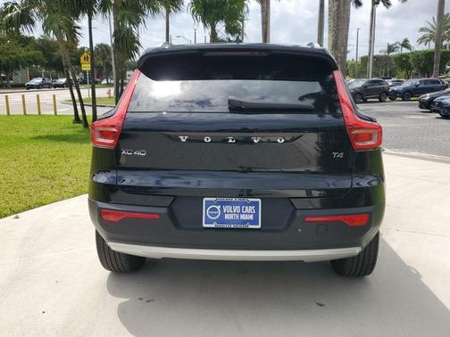 2022 Volvo XC40 T4 Inscription