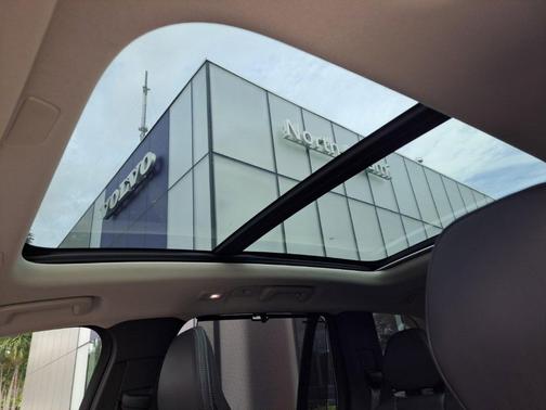 2023 Volvo XC90 B6 Ultimate 6-Seater