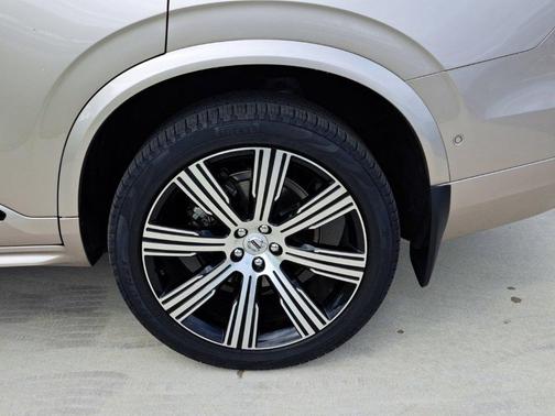 2023 Volvo XC90 B6 Ultimate 6-Seater