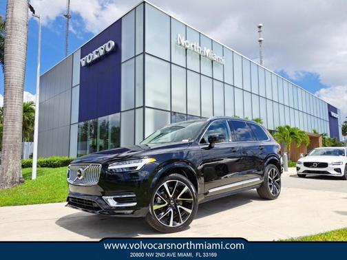 2023 Volvo XC90 B5 Plus