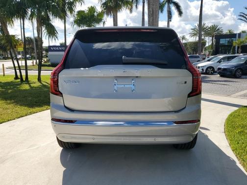 2025 Volvo XC90 B5 Plus 7-Seater