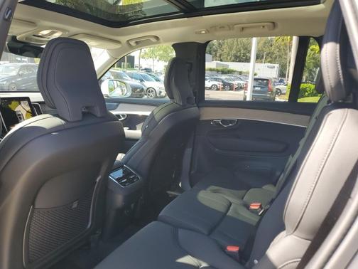 2025 Volvo XC90 B5 Plus 7-Seater