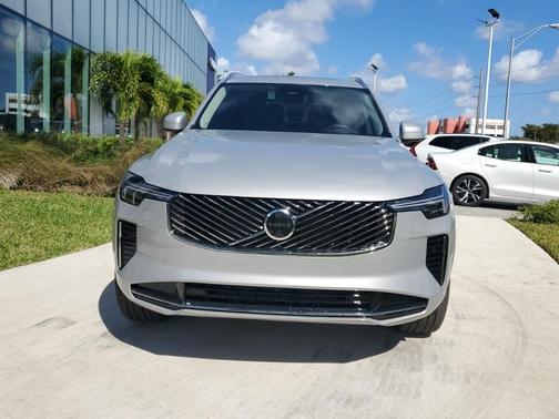 2025 Volvo XC90 B5 Plus 7-Seater