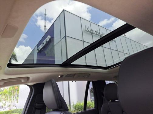 2022 Volvo XC90 T6 Inscription 6 Passenger