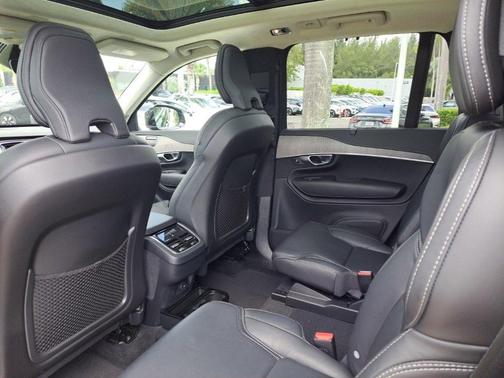 2022 Volvo XC90 T6 Inscription 6 Passenger