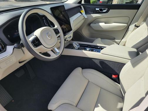 2026 Volvo XC60 Plug-In Hybrid T8 Ultra