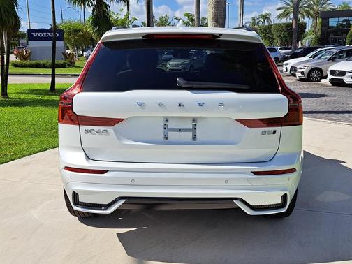 2026 Volvo XC60 B5 Core