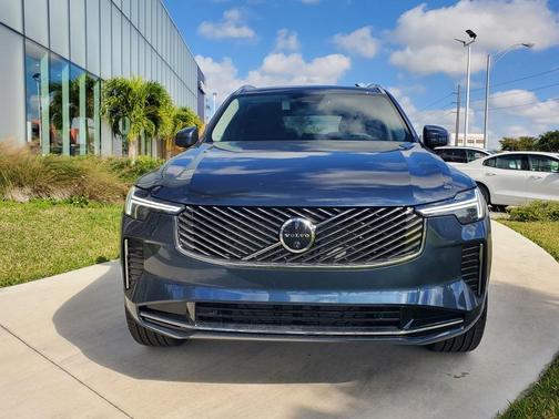 2025 Volvo XC90 B5 Plus 7-Seater