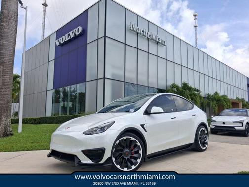Pearl White Multi 2023 Tesla Model Y Performance