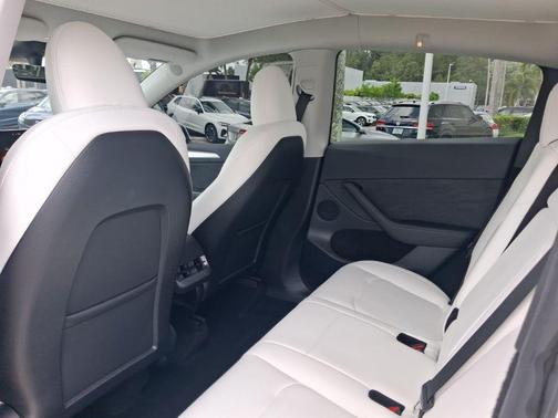 Pearl White Multi 2023 Tesla Model Y Performance