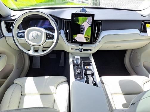 2026 Volvo XC60 B5 Ultra