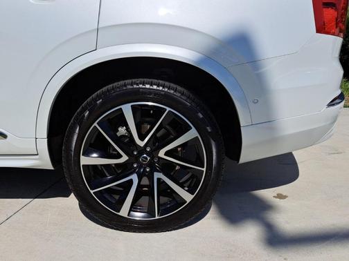 2023 Volvo XC90 B6 Plus 6-Seater
