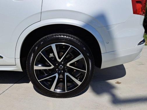 2023 Volvo XC90 B6 Plus 6-Seater