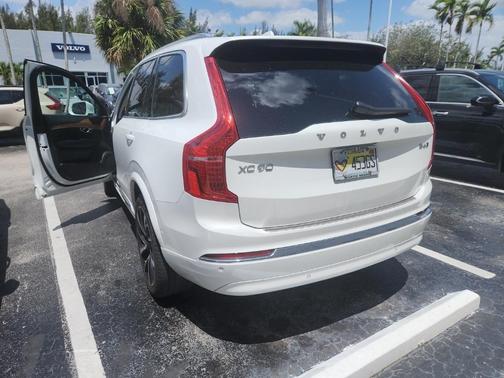 2023 Volvo XC90 B6 Plus 6-Seater