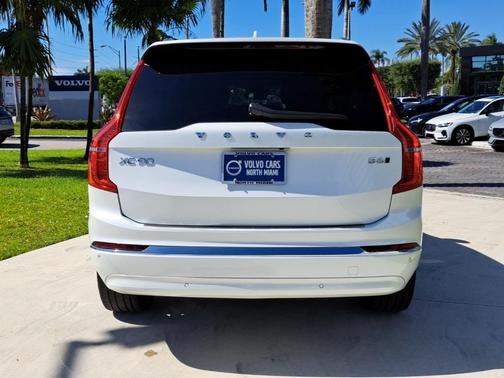 2023 Volvo XC90 B6 Plus 6-Seater