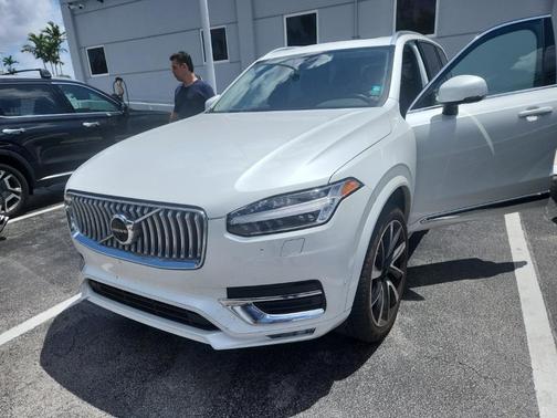 2023 Volvo XC90 B6 Plus 6-Seater