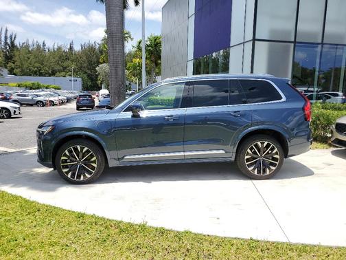 2025 Volvo XC90 Plug-In Hybrid T8 Ultra 7-Seater