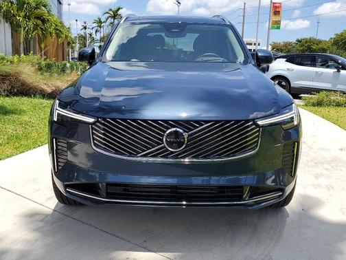 2025 Volvo XC90 Plug-In Hybrid T8 Ultra 7-Seater
