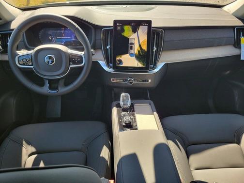 2026 Volvo XC90 B5 Plus 7-Seater