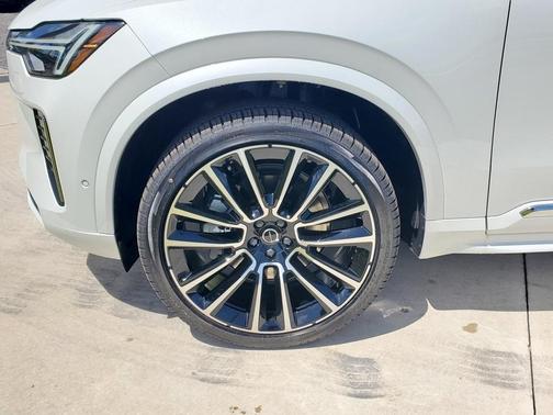 2025 Volvo XC90 B6 Ultra