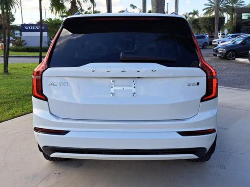 2026 Volvo XC90 B6 Ultra Dark Theme 7-Seater