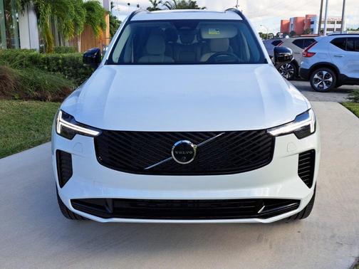 2026 Volvo XC90 B6 Ultra Dark Theme 7-Seater