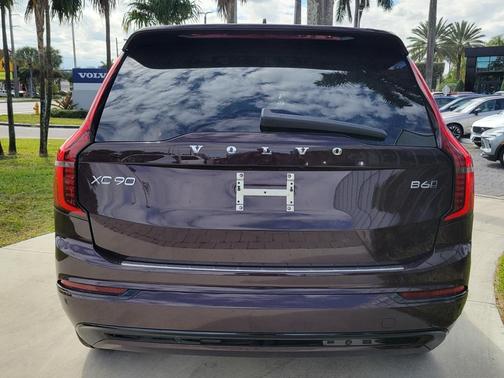 2026 Volvo XC90 B6 Ultra Dark Theme 7-Seater