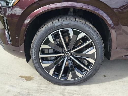 2026 Volvo XC90 B6 Ultra Dark Theme 7-Seater