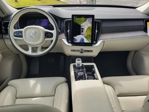 2026 Volvo XC90 B6 Ultra Dark Theme 7-Seater