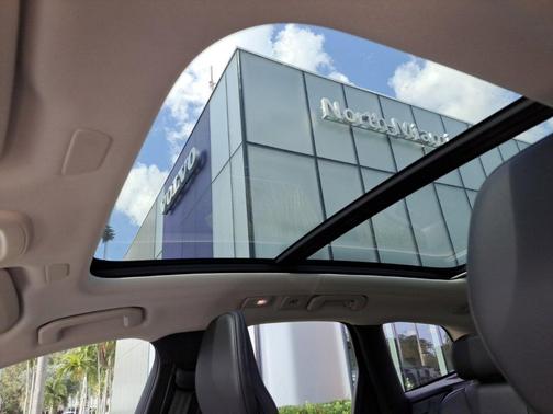 2023 Volvo XC60 B5 Core