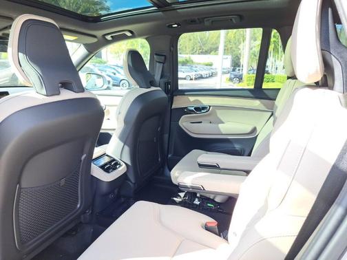 2026 Volvo XC90 B6 Plus 6-Seater