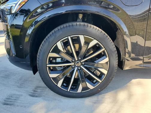 2025 Volvo XC90 Plug-In Hybrid T8 Ultra 7-Seater